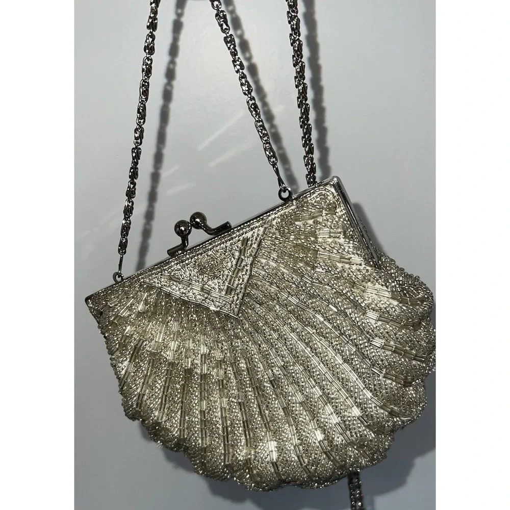 #43 La Regale Silver Glass  Beaded  Clamshell Crossbody Purse With A Chain Strap